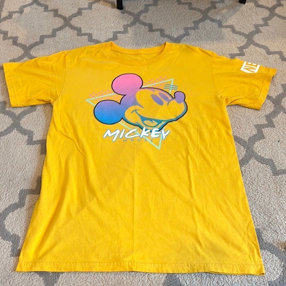 Mickey Mouse Disney x Neff T-Shirt size M GUC has flaw